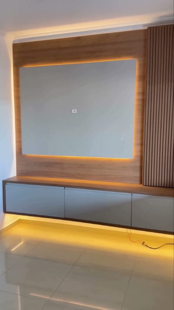 Vídeo de home planejado com painel ripado e perfis de LED